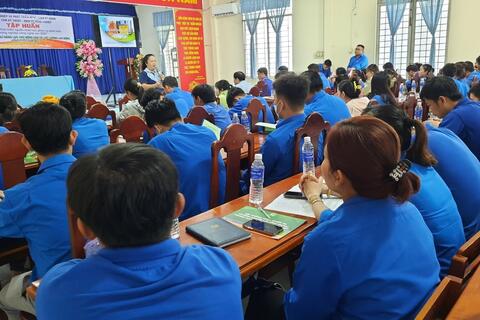 Tập huấn cho lao động nông thôn đáp ứng yêu cầu làm việc trong lĩnh vực nông nghiệp tại huyện Phú Tân